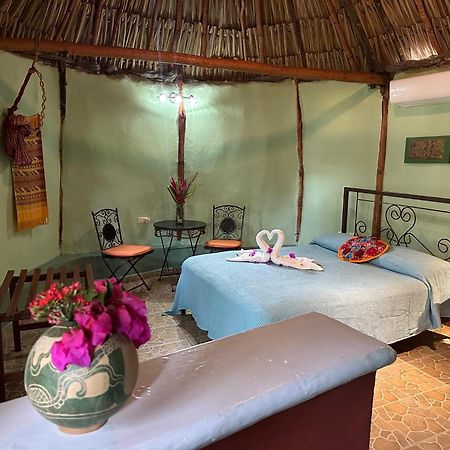 The Pickled Onion B&B And Restaurant Uxmal Santa Elena Bagian luar foto