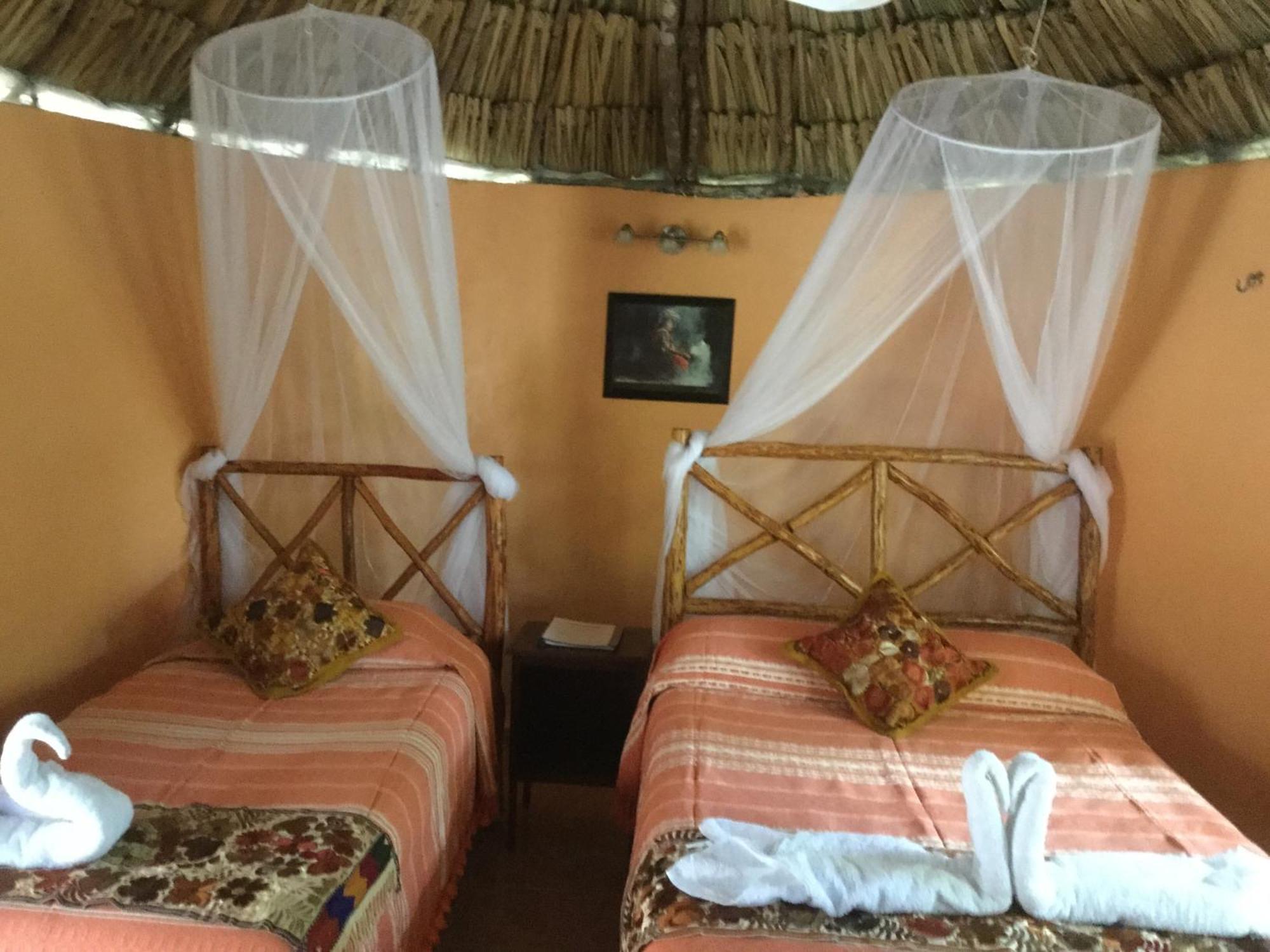 The Pickled Onion B&B And Restaurant Uxmal Santa Elena Ruang foto