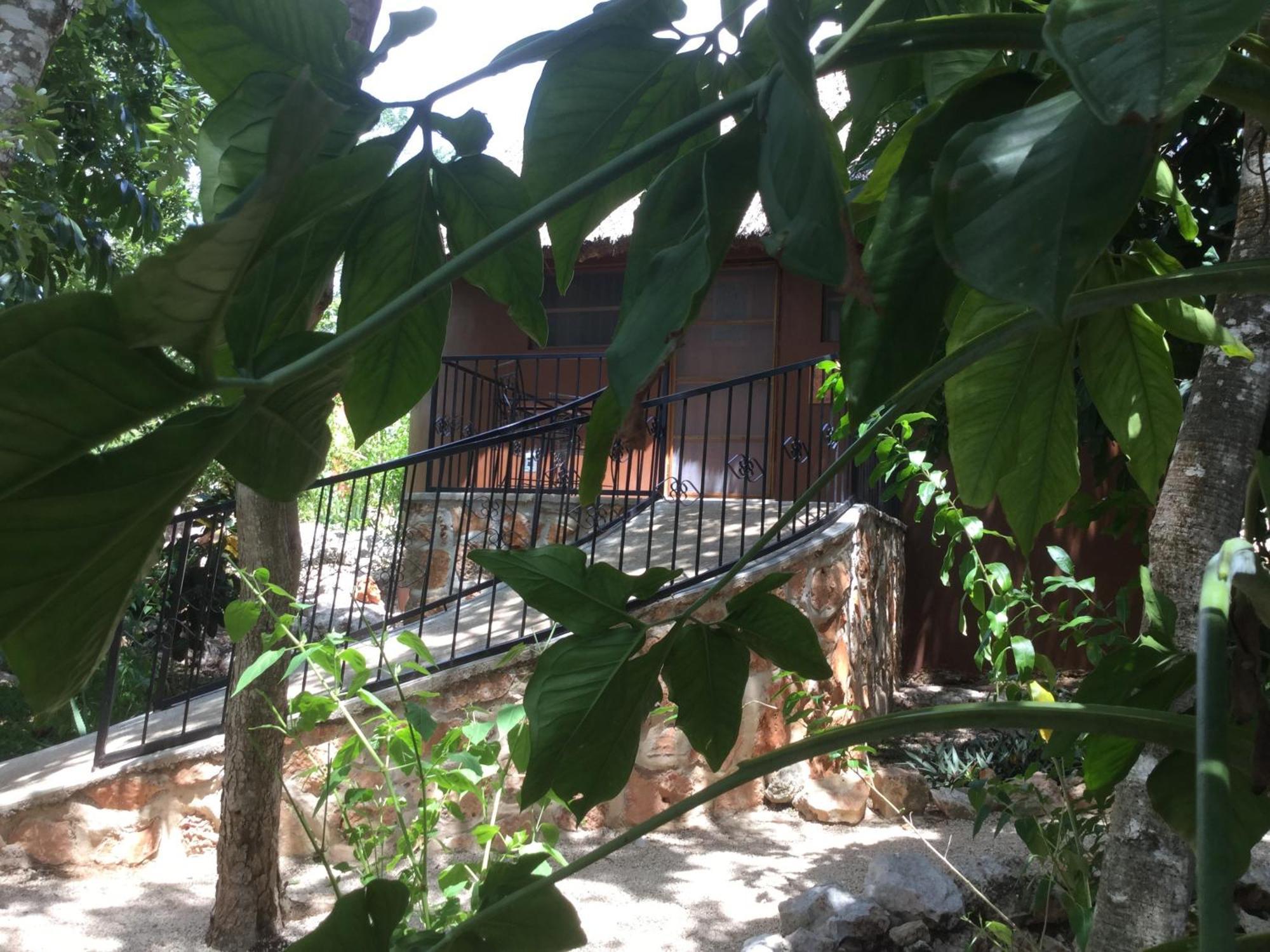 The Pickled Onion B&B And Restaurant Uxmal Santa Elena Ruang foto