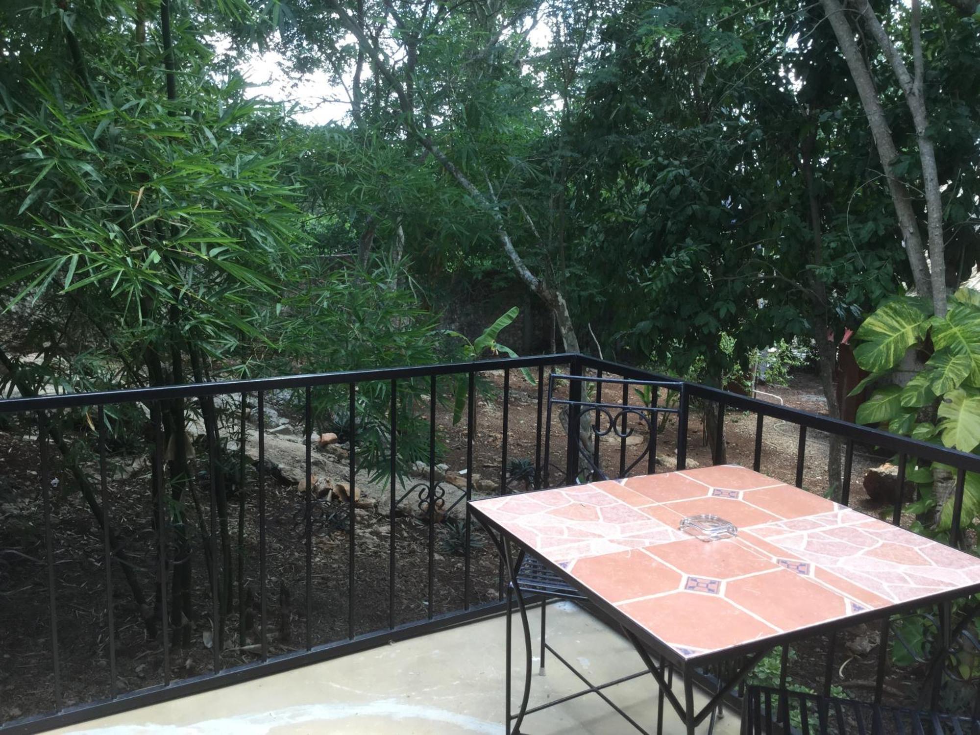 The Pickled Onion B&B And Restaurant Uxmal Santa Elena Ruang foto