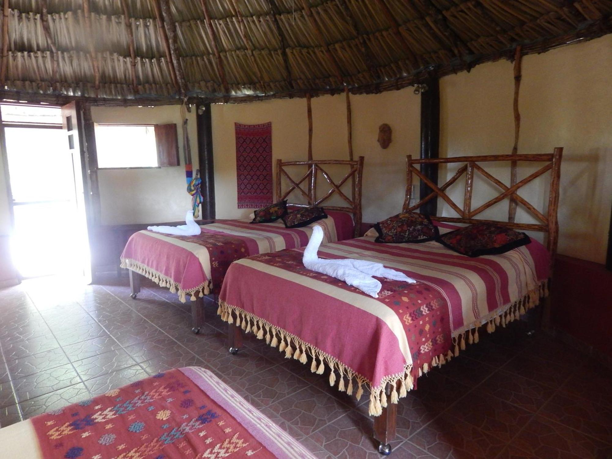 The Pickled Onion B&B And Restaurant Uxmal Santa Elena Ruang foto
