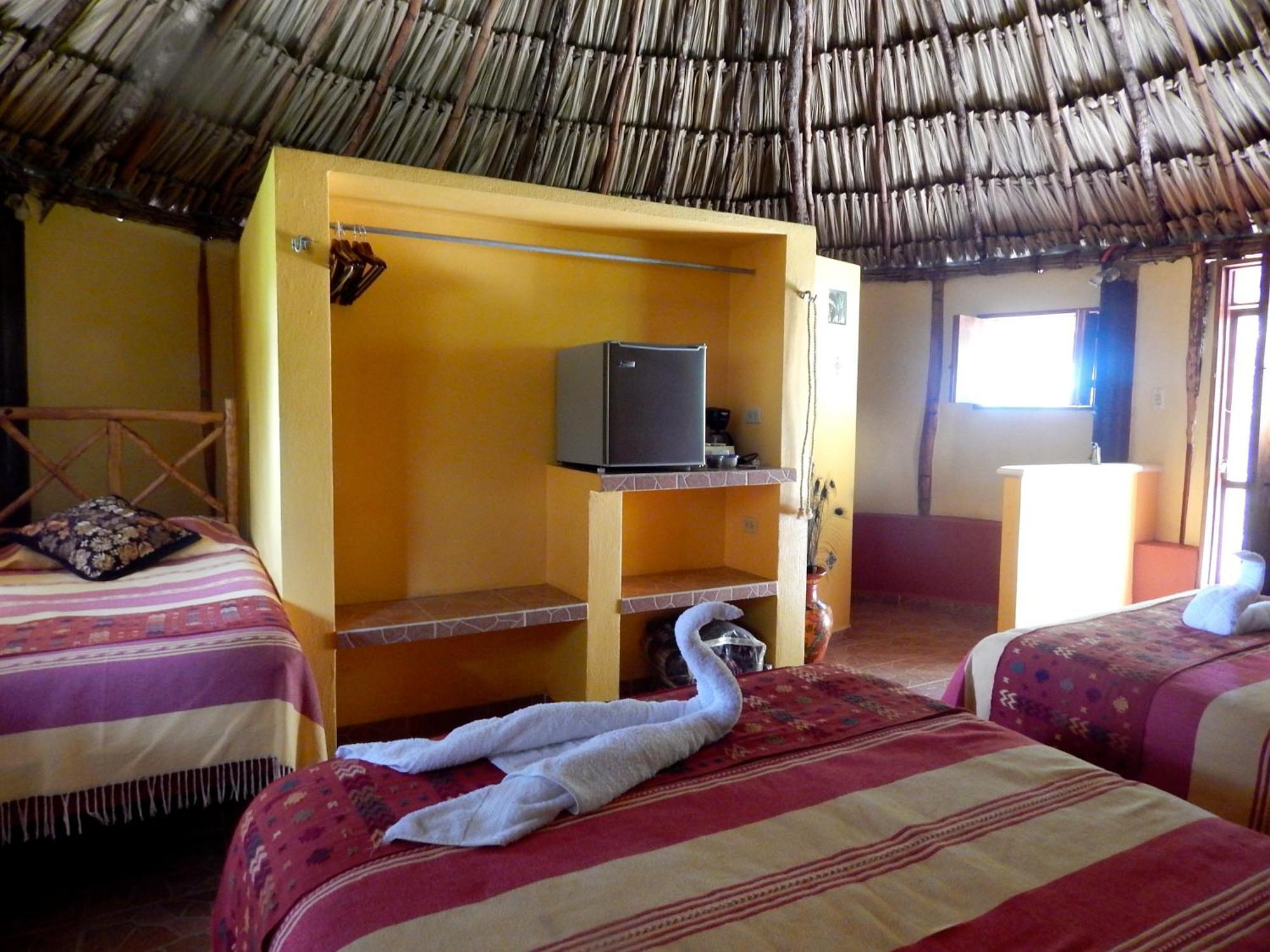 The Pickled Onion B&B And Restaurant Uxmal Santa Elena Ruang foto