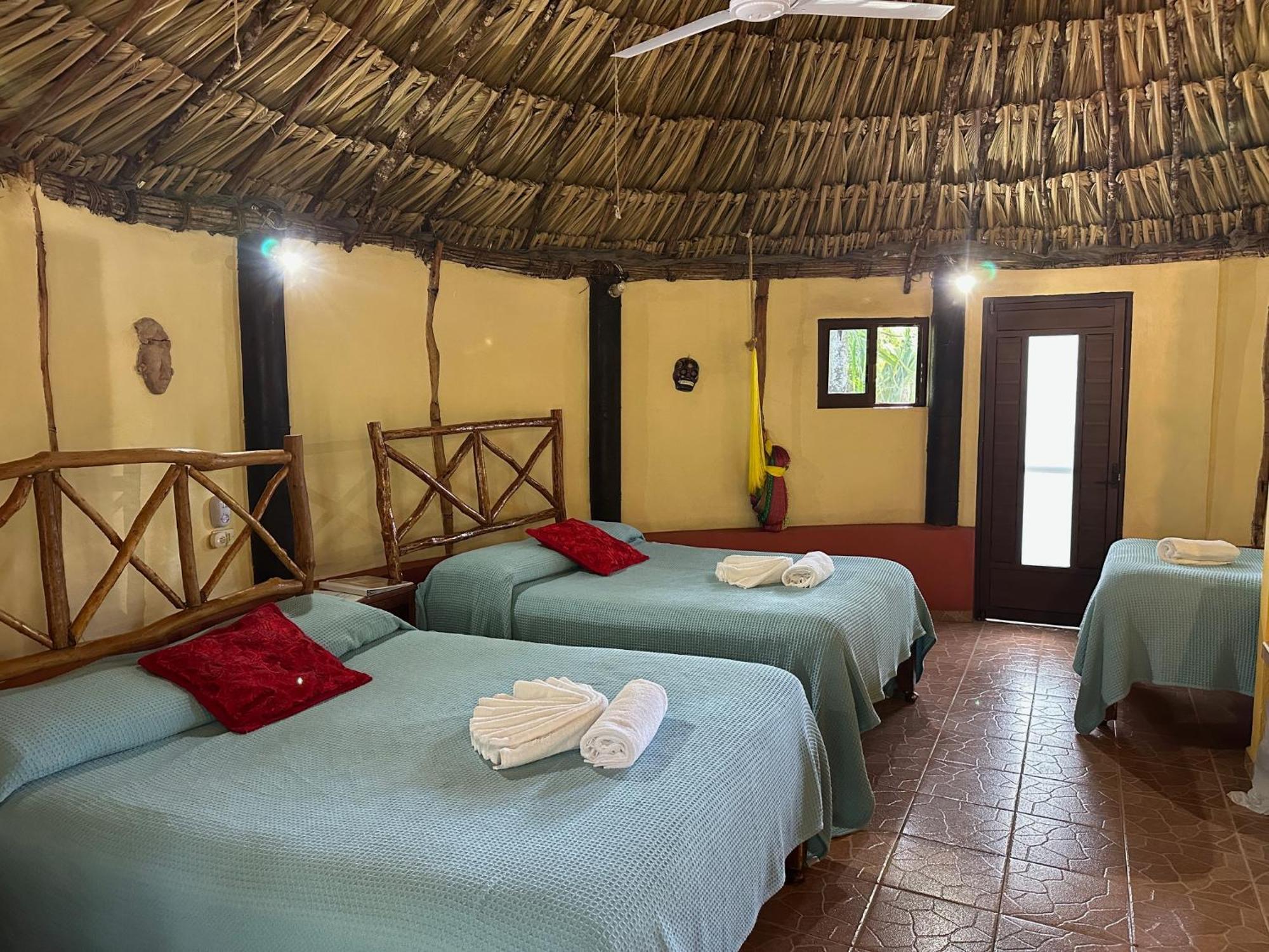 The Pickled Onion B&B And Restaurant Uxmal Santa Elena Bagian luar foto