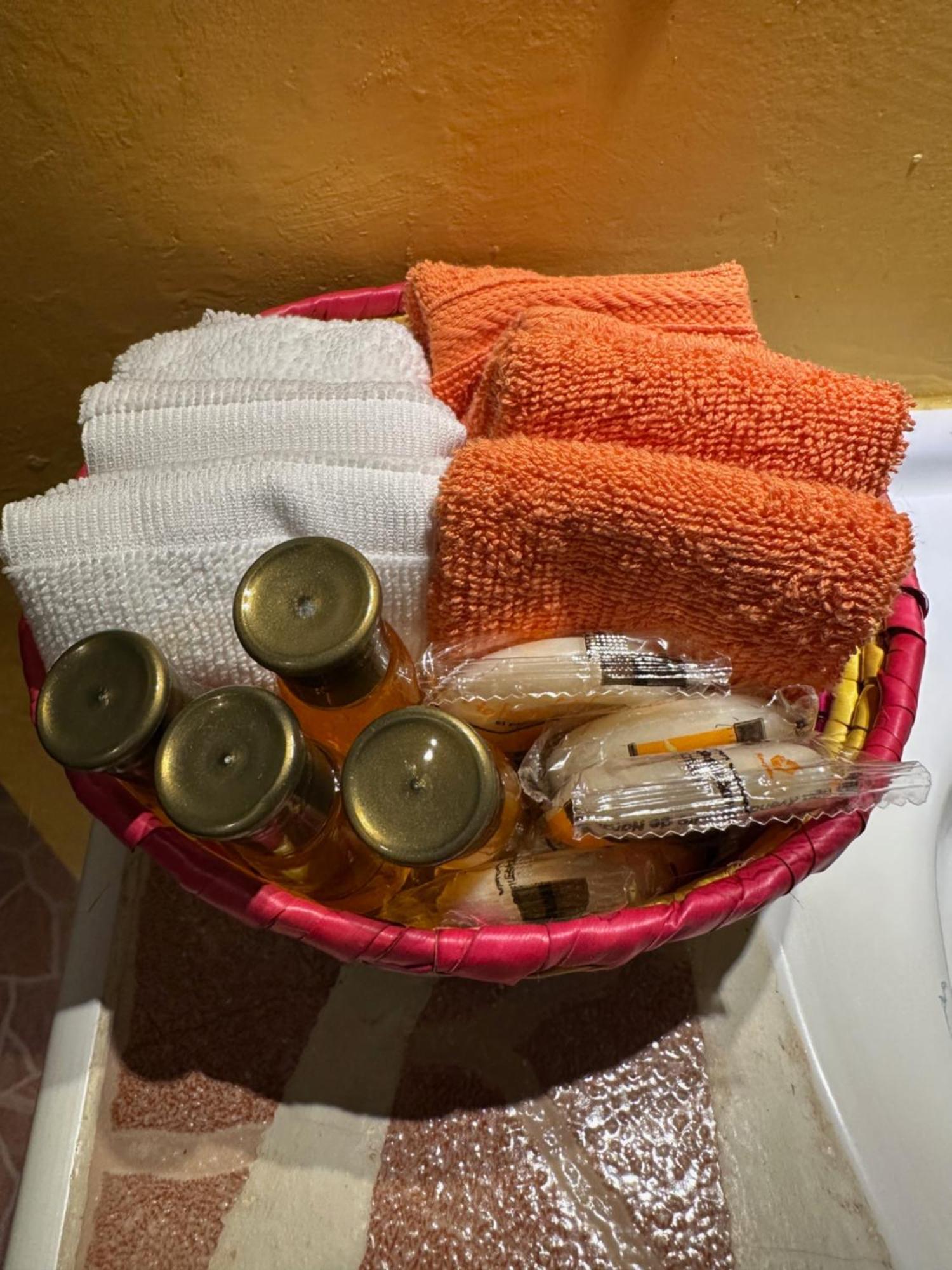 The Pickled Onion B&B And Restaurant Uxmal Santa Elena Bagian luar foto