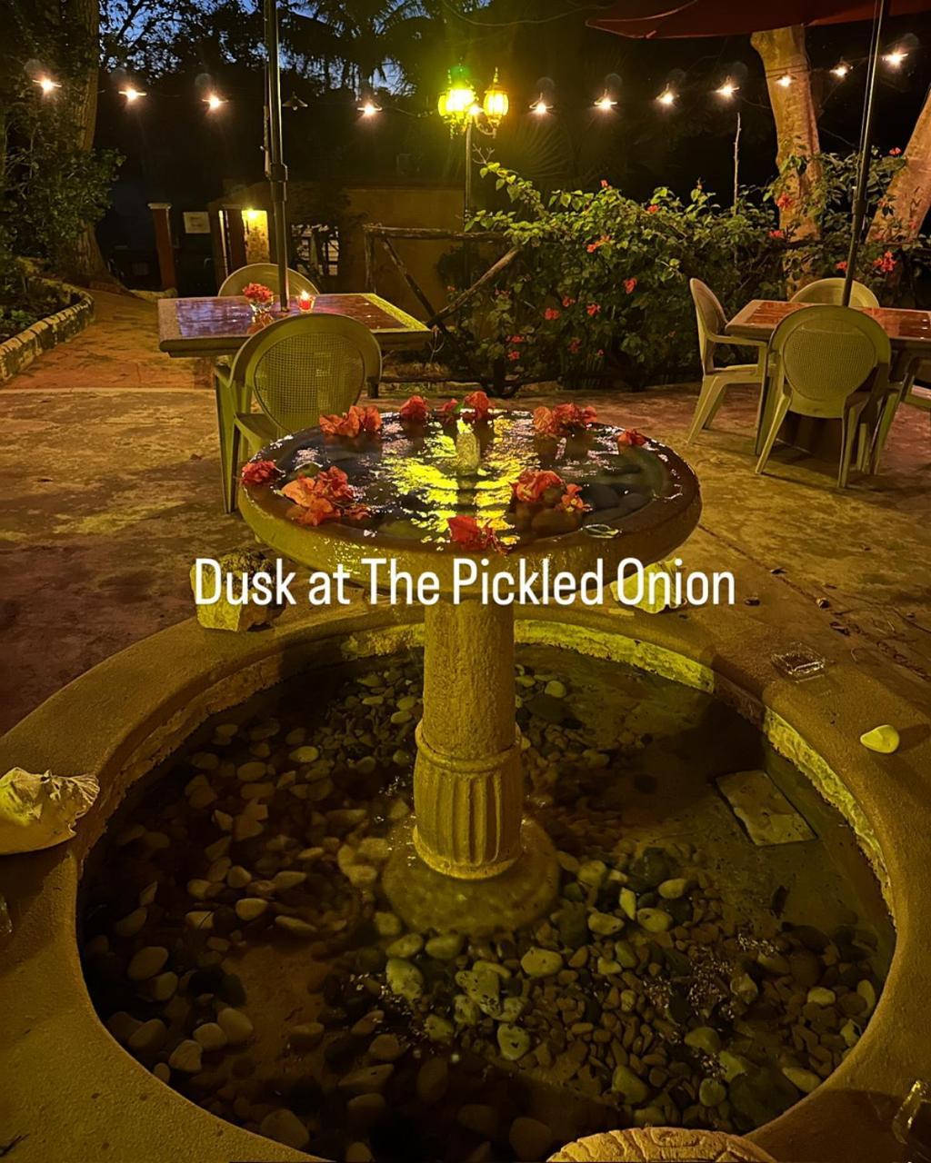 The Pickled Onion B&B And Restaurant Uxmal Santa Elena Bagian luar foto