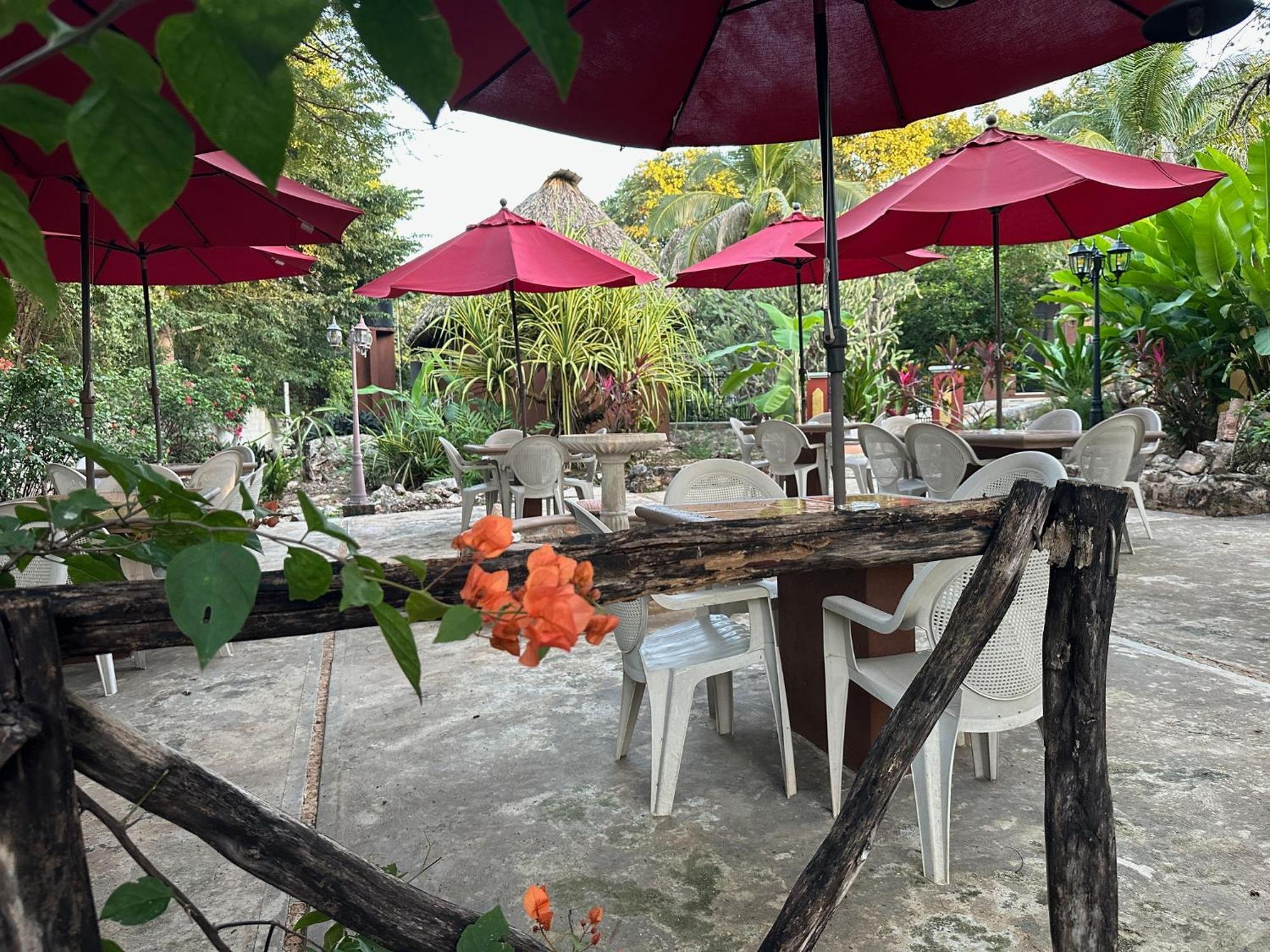 The Pickled Onion B&B And Restaurant Uxmal Santa Elena Bagian luar foto