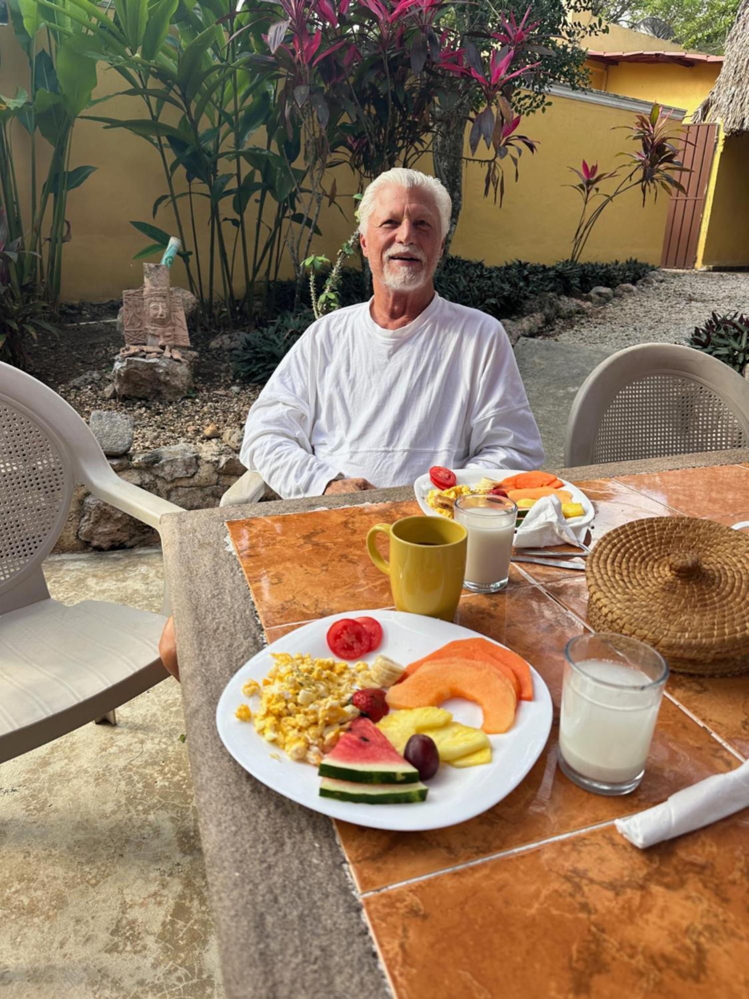 The Pickled Onion B&B And Restaurant Uxmal Santa Elena Bagian luar foto