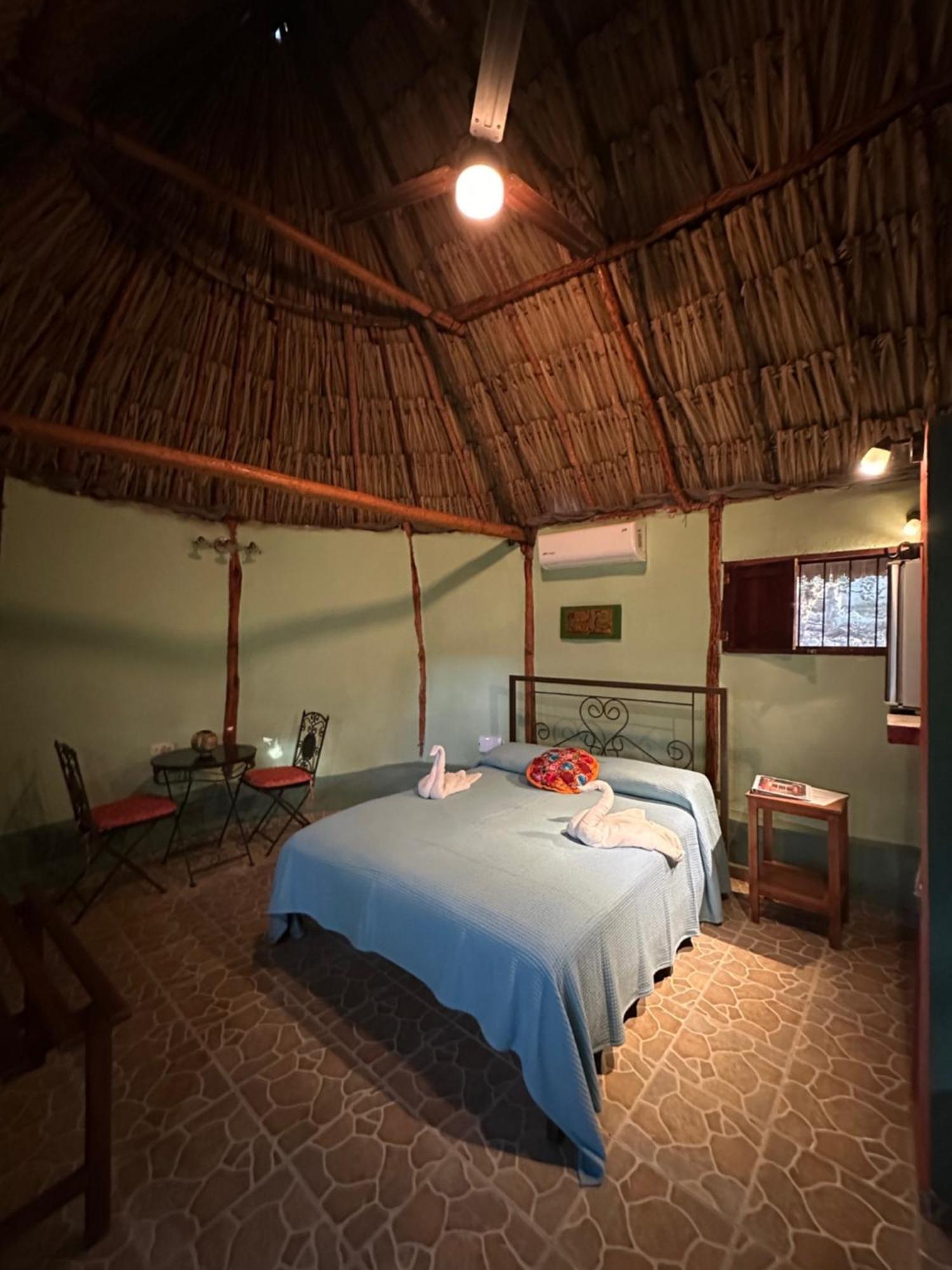 The Pickled Onion B&B And Restaurant Uxmal Santa Elena Bagian luar foto