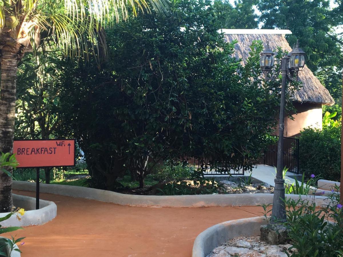 The Pickled Onion B&B And Restaurant Uxmal Santa Elena Bagian luar foto