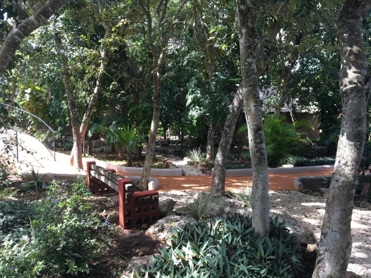 The Pickled Onion B&B And Restaurant Uxmal Santa Elena Bagian luar foto